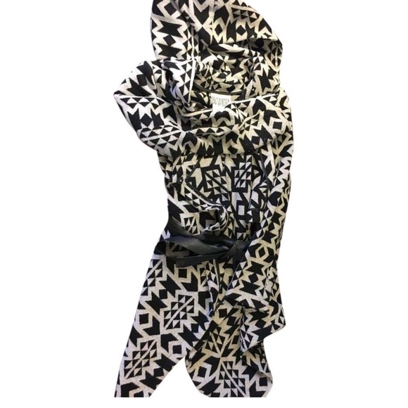 Vintage early 2010s, Cozy Part Wool BB Dakota Jacquard Wrap Coat, Size small - Picture 11 of 11